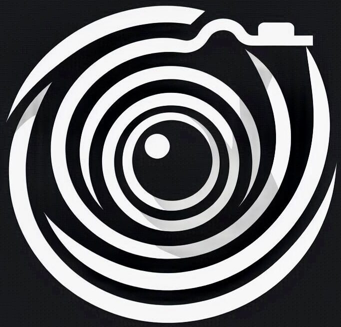 FOCUS by JR